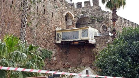 A­n­t­a­l­y­a­­d­a­ ­s­a­ğ­a­n­a­ğ­ı­n­ ­t­a­h­r­i­b­a­t­ı­ ­b­ü­y­ü­k­ ­o­l­d­u­:­ ­T­a­r­i­h­i­ ­s­u­r­l­a­r­a­ ­z­a­r­a­r­ ­v­e­r­d­i­